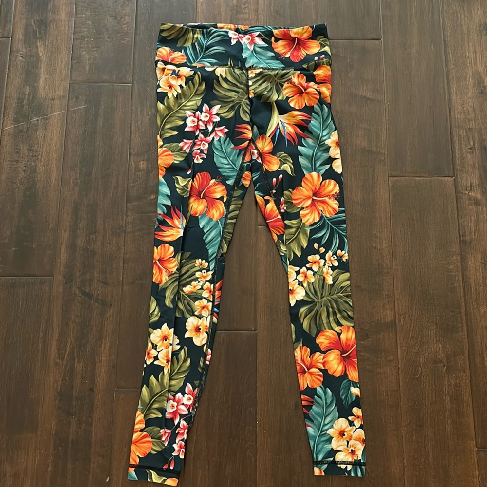 Aviator Nation Hawaiian Leggings, size medium